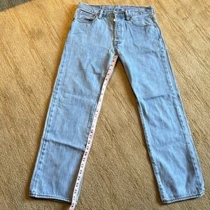 Levi 501 light wash